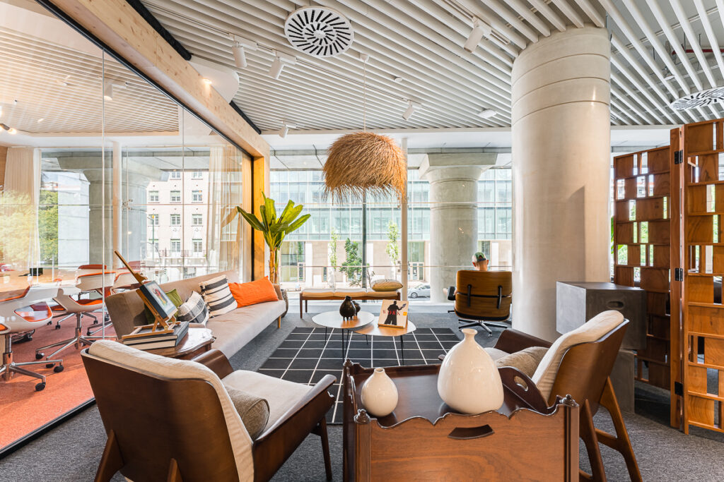 Living offices | Avila Spaces (Lisboa) 

© André Henriques 
www.ahphoto.pt 

fb: @ahphoto.portugal 

ig: @ahphoto_re
